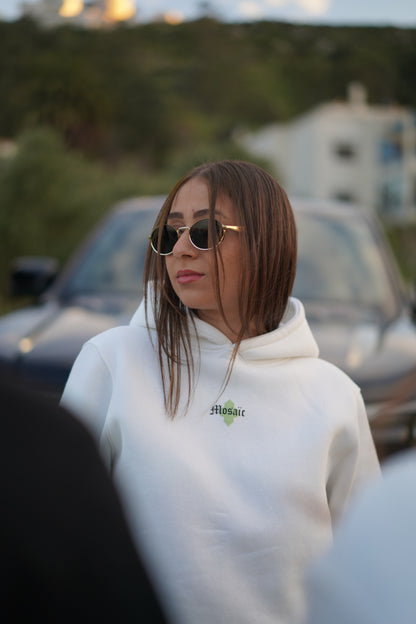 Gros plan sur l'impression 'Culture' au centre du hoodie